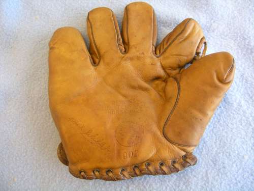 Heinie Schuble Wilson 902 Front Doug